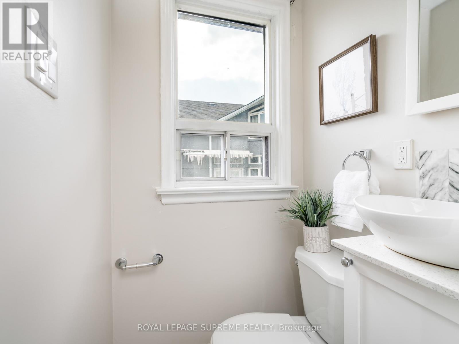 40 Cartwright Avenue, Toronto, Ontario  M6A 1T9 - Photo 19 - W12325809