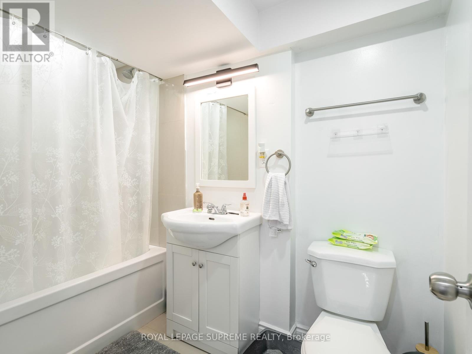 40 Cartwright Avenue, Toronto, Ontario  M6A 1T9 - Photo 43 - W12325809