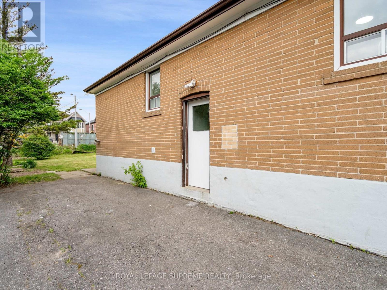 40 Cartwright Avenue, Toronto, Ontario  M6A 1T9 - Photo 44 - W12325809
