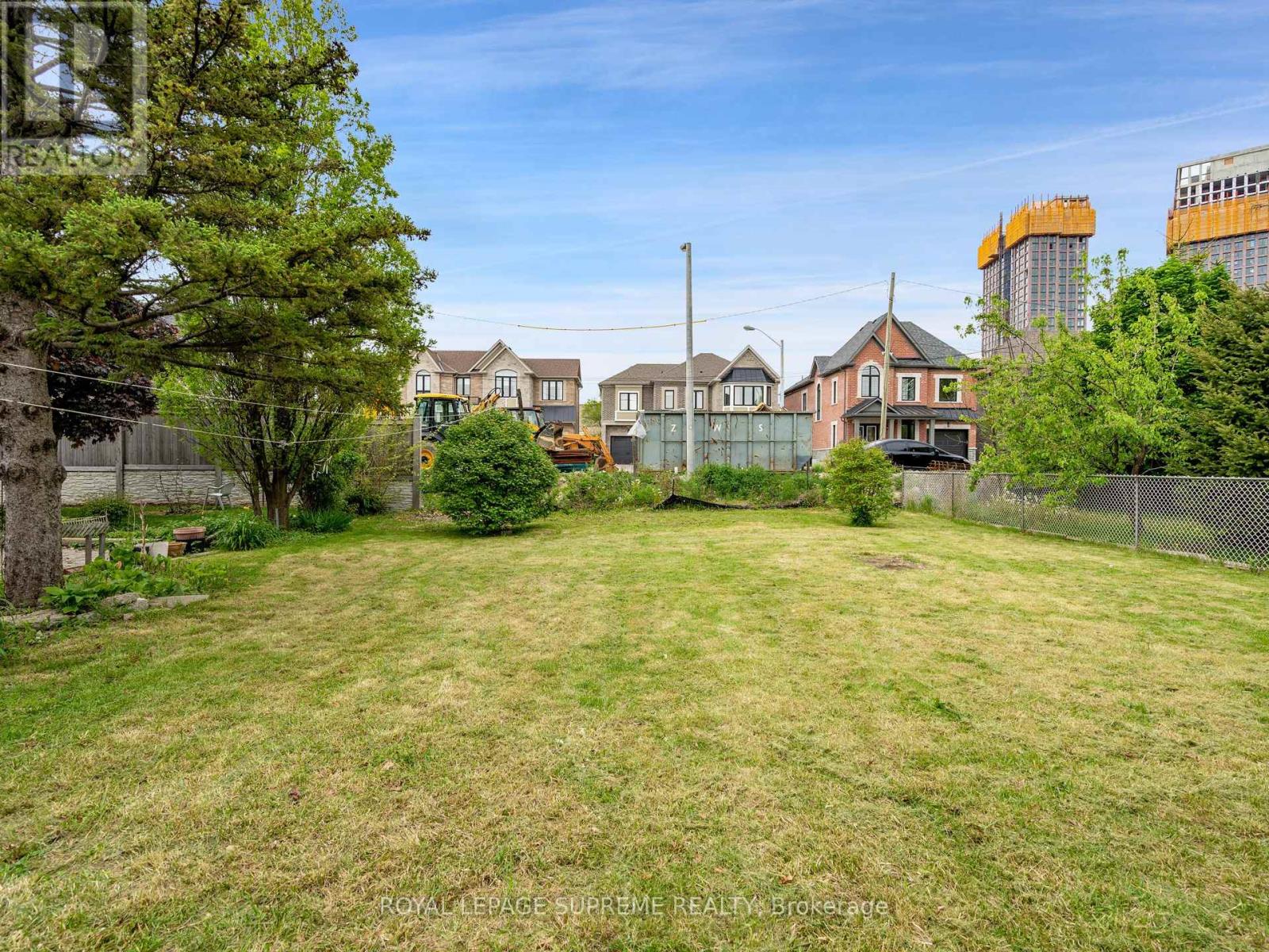 40 Cartwright Avenue, Toronto, Ontario  M6A 1T9 - Photo 45 - W12325809