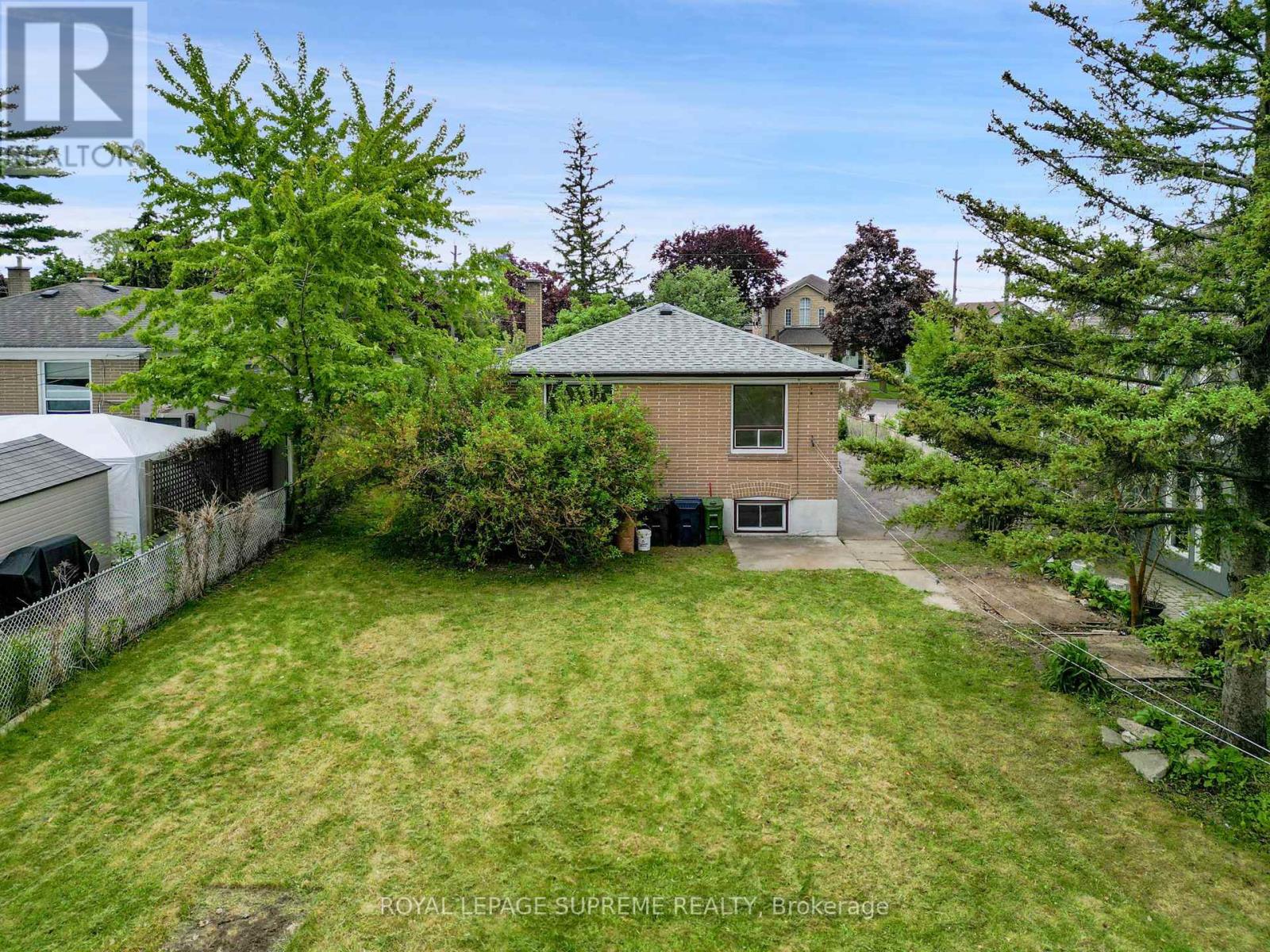40 Cartwright Avenue, Toronto, Ontario  M6A 1T9 - Photo 46 - W12325809