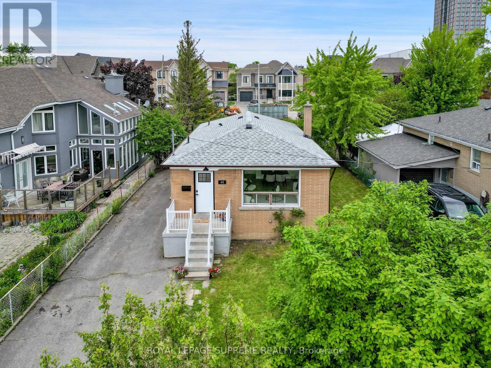 40 Cartwright Avenue, Toronto, Ontario  M6A 1T9 - Photo 47 - W12325809