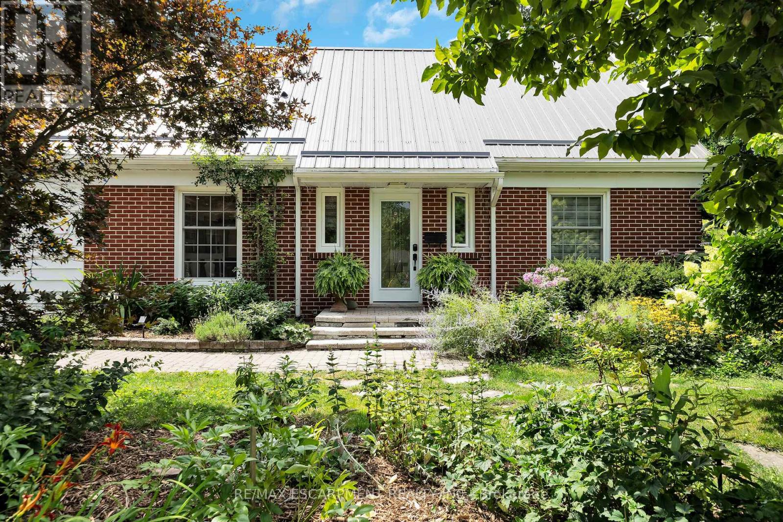 14 Simcoe Boulevard, Norfolk, Ontario  N3Y 3L5 - Photo 3 - X12325780