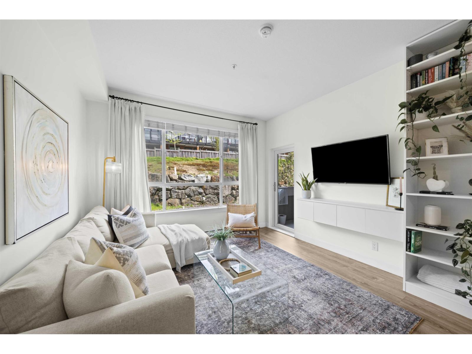 Property at 210 16398 64 AVENUE image 3