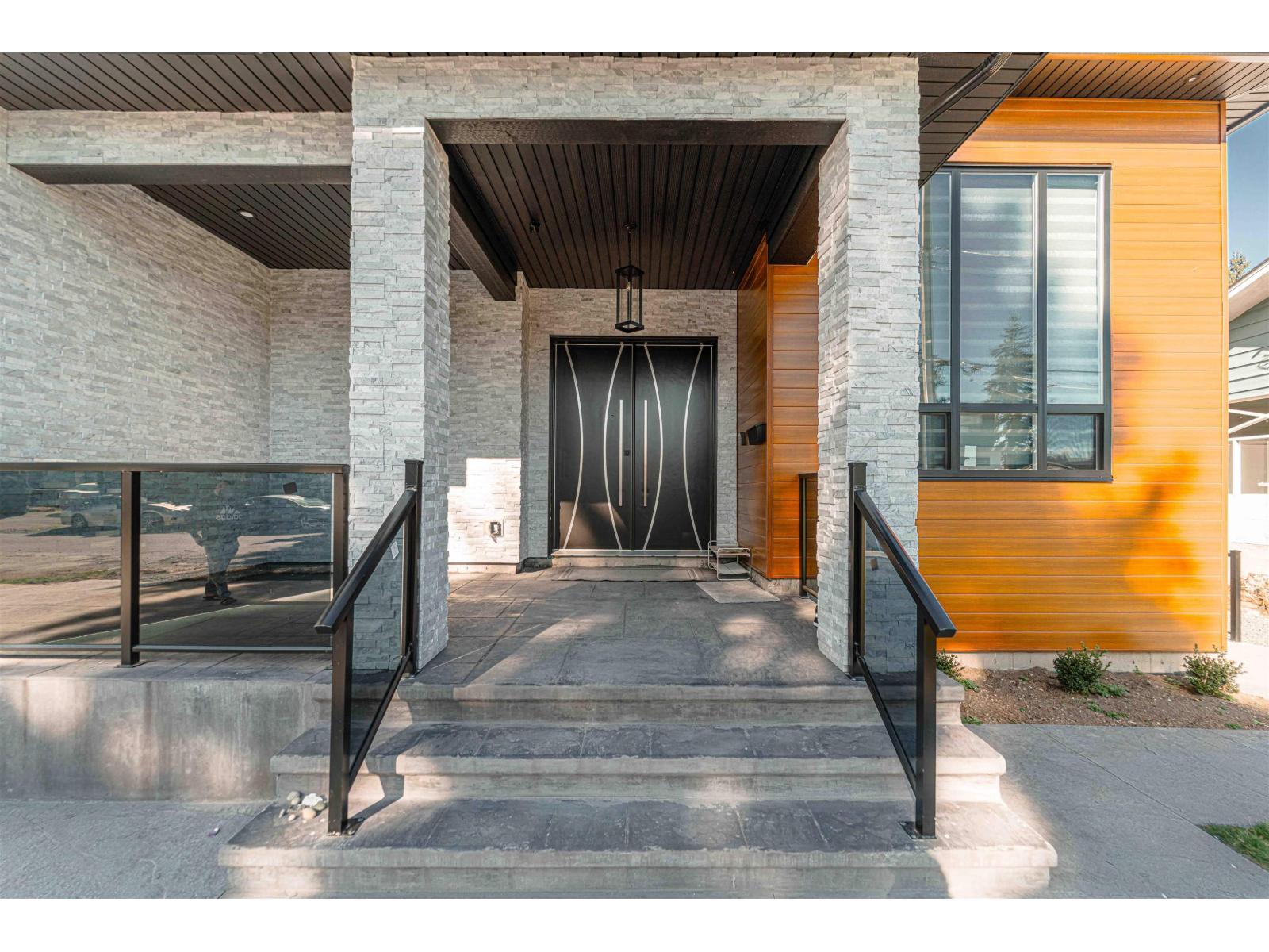 Property at 32211 AUTUMN AVENUE image 3