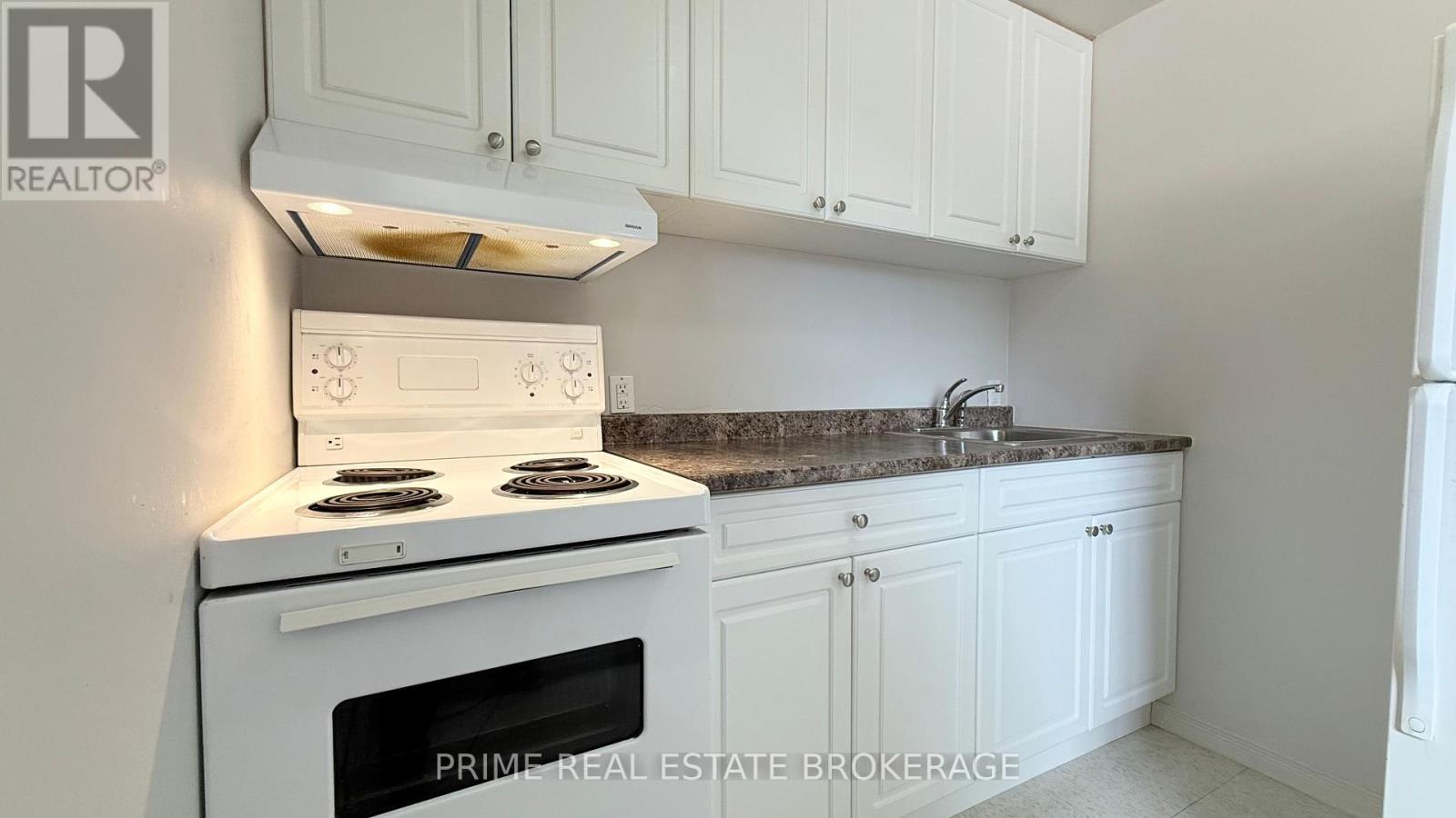 3 - 146 Wellington Street, London East, Ontario  N6B 2K8 - Photo 3 - X12325930