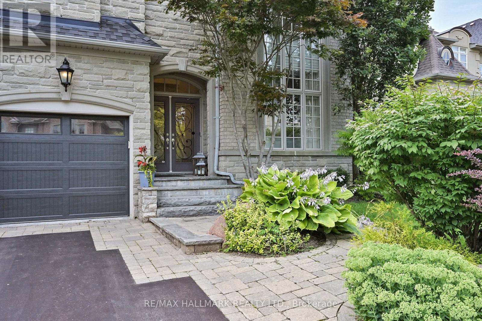 Property at 436 PARADELLE DRIVE image 3