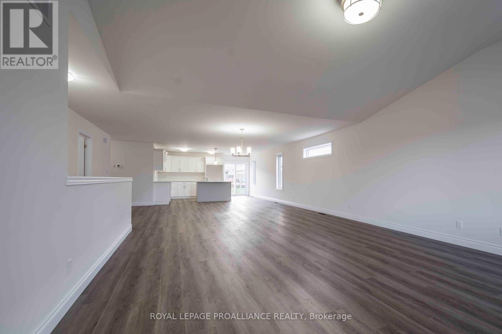 Property at 110 FARRINGTON CRESCENT image 4