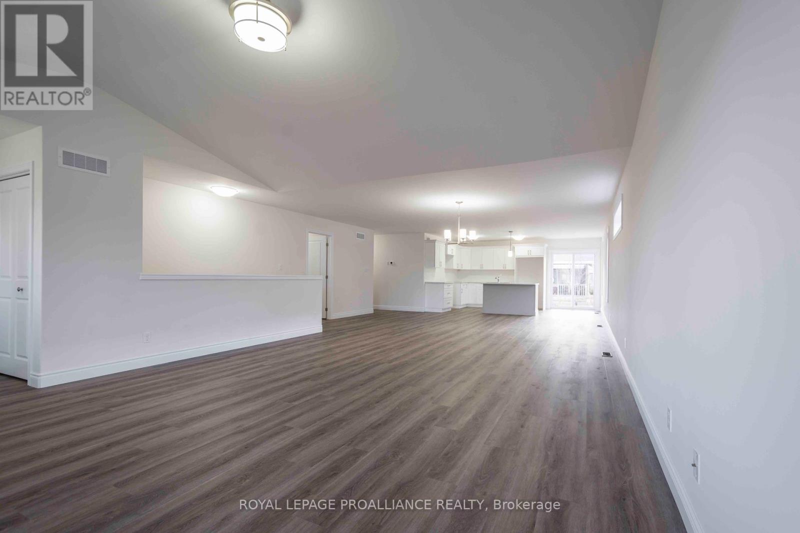Property at 110 FARRINGTON CRESCENT image 5