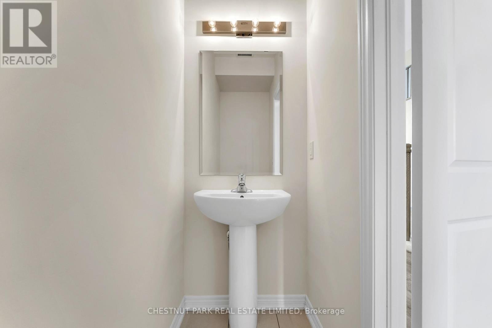 53 Weller's Way, Quinte West, Ontario K0K 1L0 - Photo 10 - X12325912