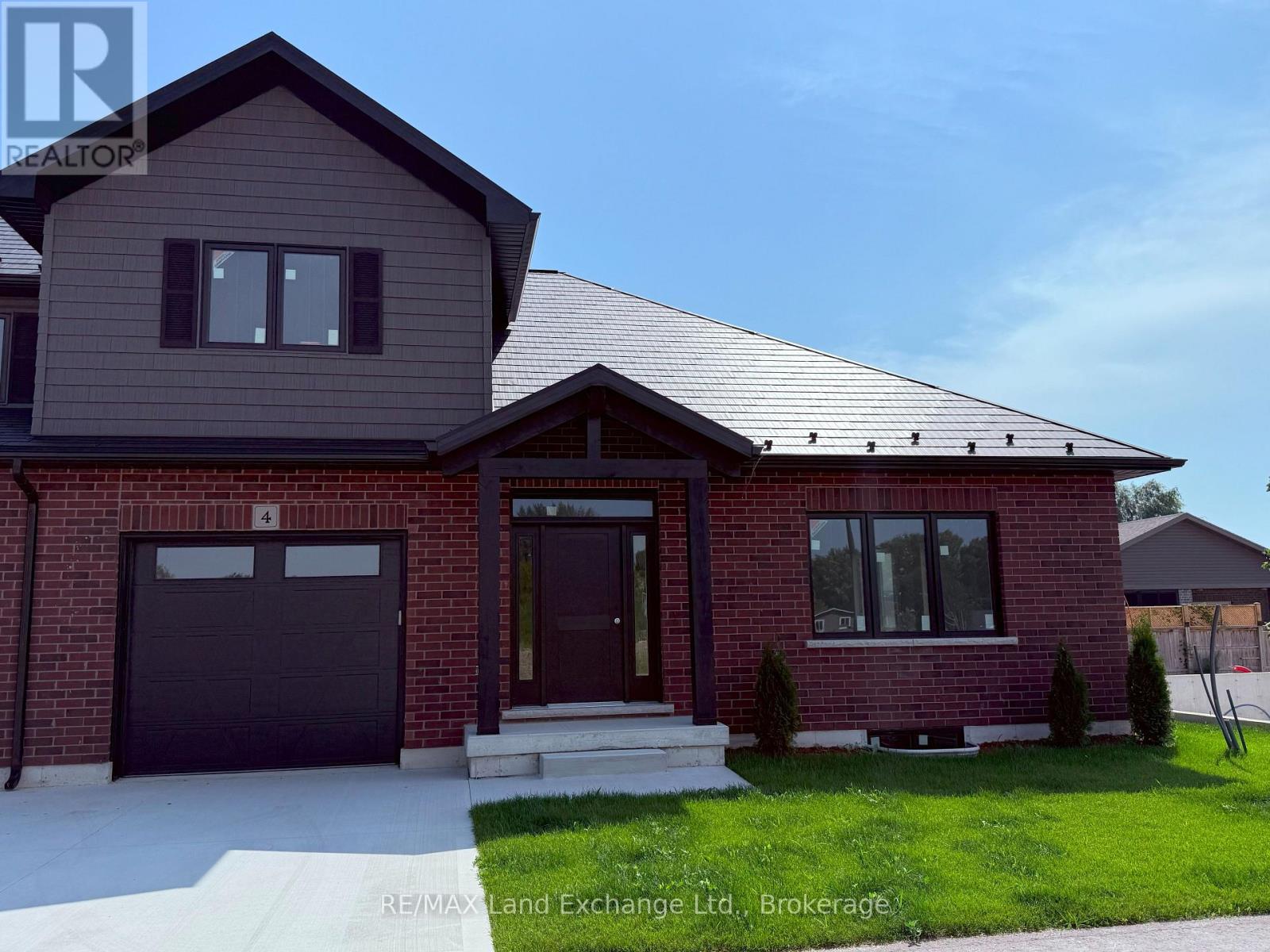 UNIT 4 - 8 GOLF LINKS ROAD, Kincardine, Ontario