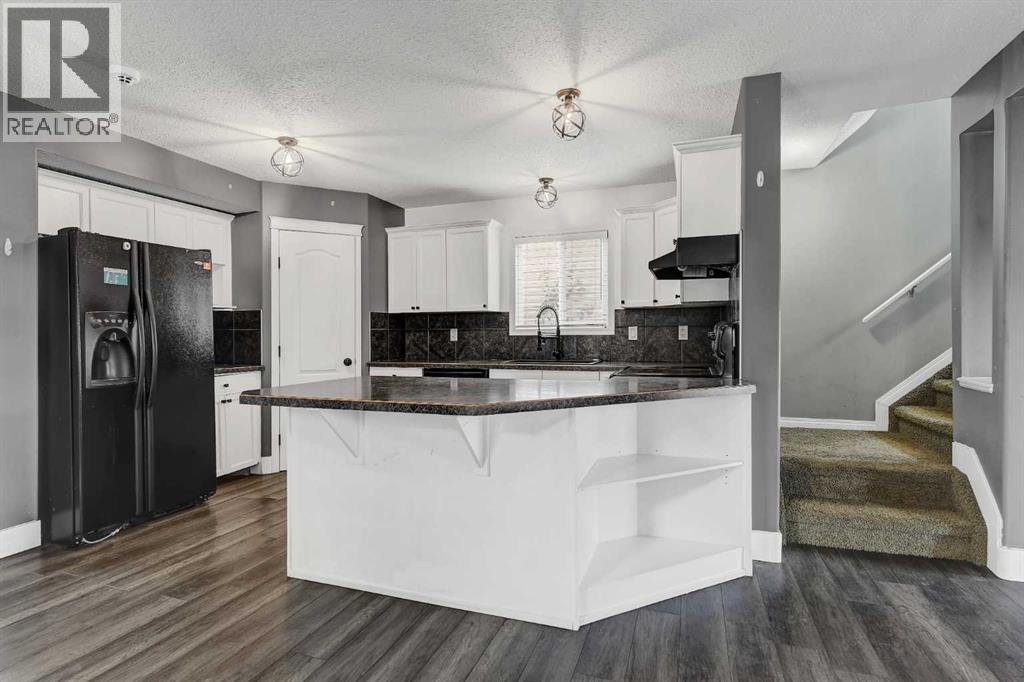 Property at 9422 90B Street image 4