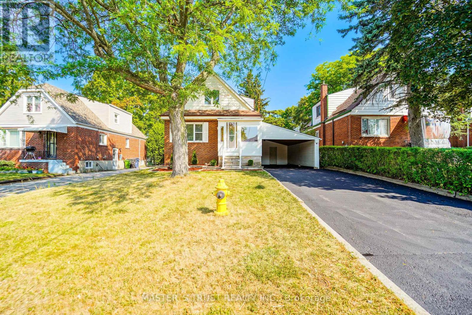 Property at 10 VALERIE ROAD image 2
