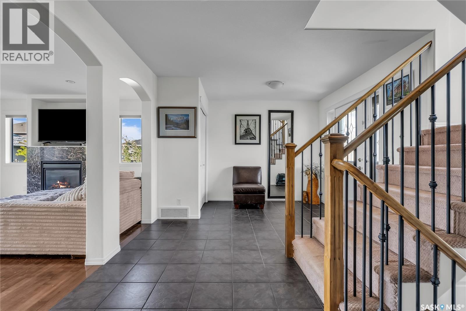 Property at 527 Shepherd CRESCENT image 4