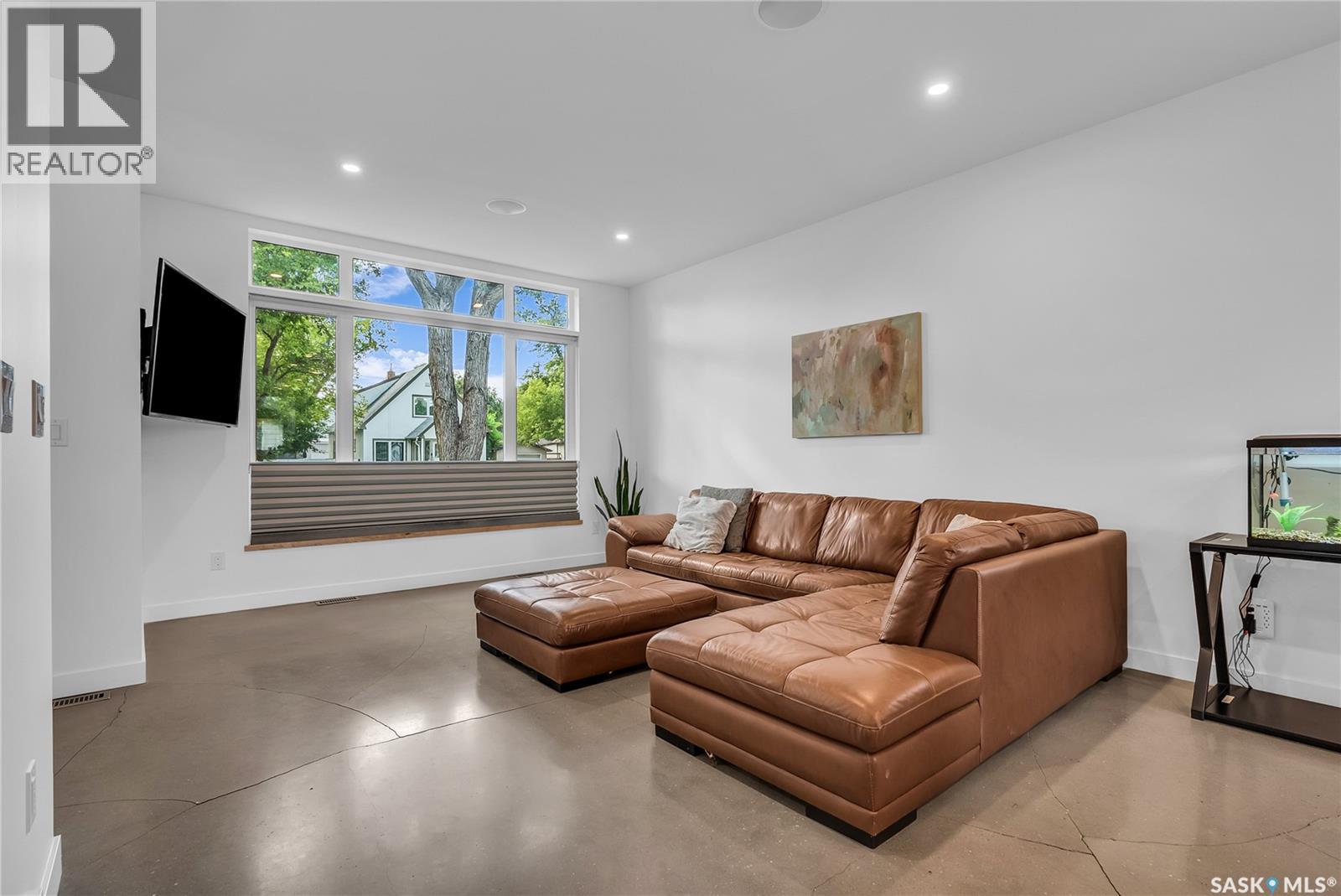 Property at 1410 Alexandra AVENUE image 3