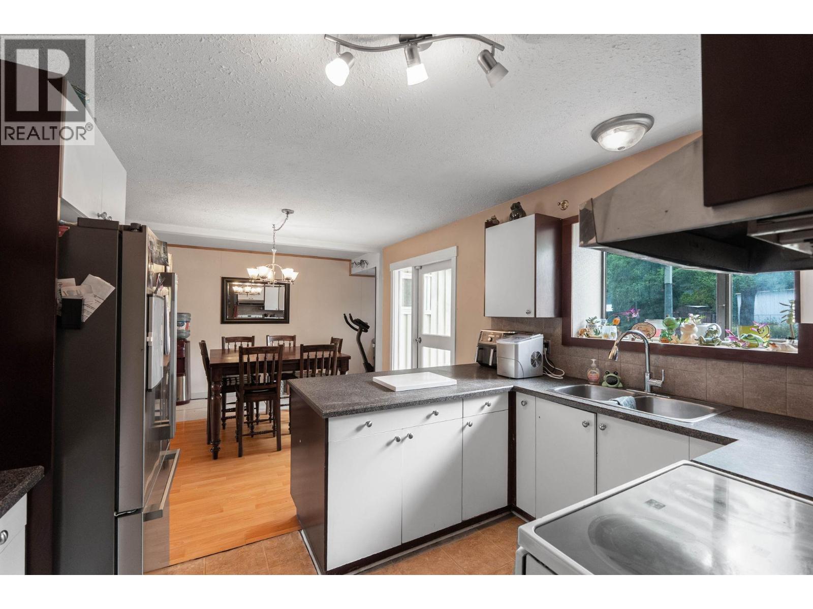4811 Parkdale Crescent, Ellison, British Columbia  V1X 6T3 - Photo 13 - 10358199