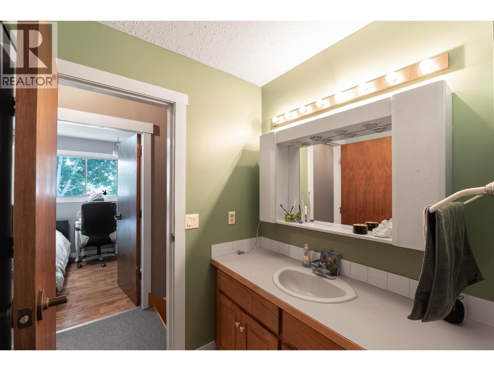 4811 Parkdale Crescent, Ellison, British Columbia  V1X 6T3 - Photo 24 - 10358199