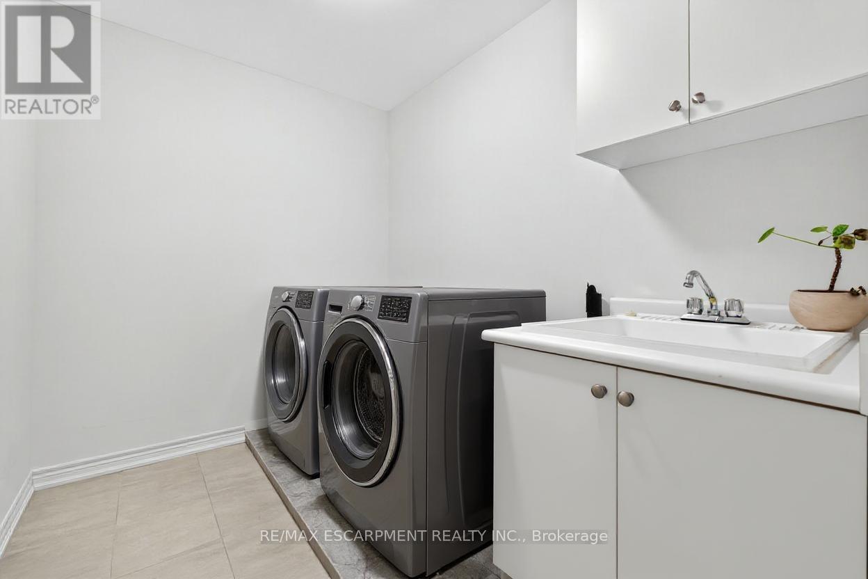 225 Skinner Road, Hamilton, Ontario  L8B 1X2 - Photo 34 - X12325954