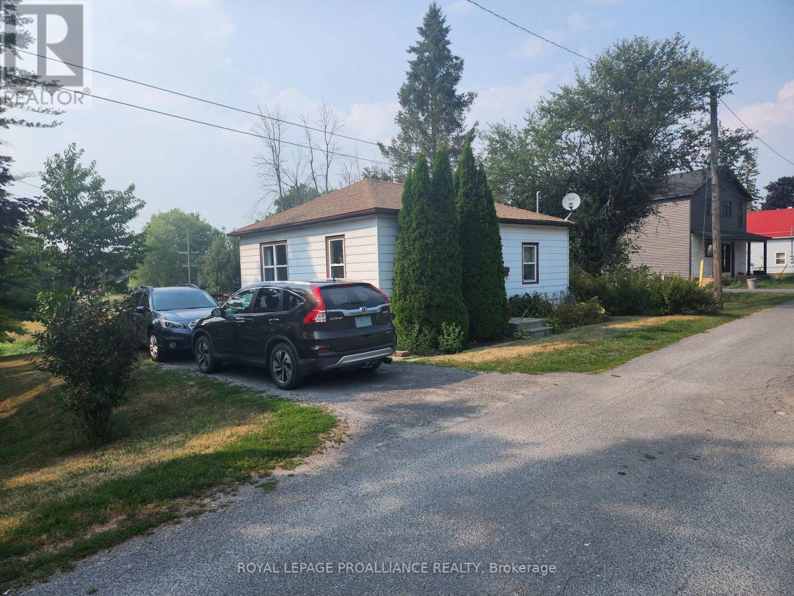 Property at 381 HUFFMAN STREET image 3