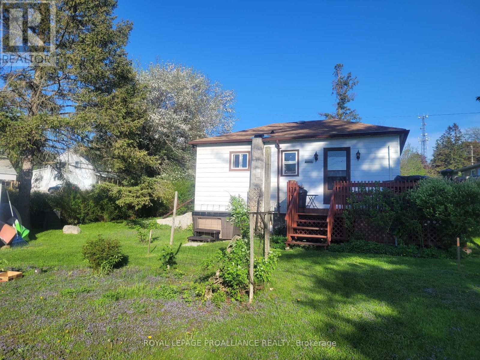 Property at 381 HUFFMAN STREET image 4