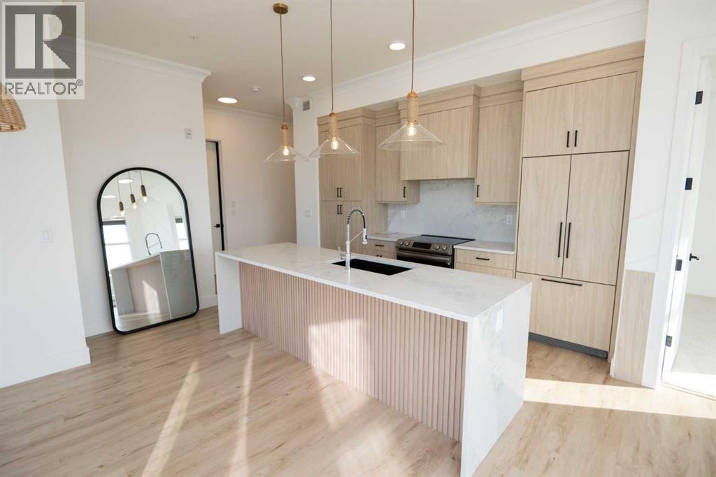 Property at 203, 330 Dieppe Drive SW image 2