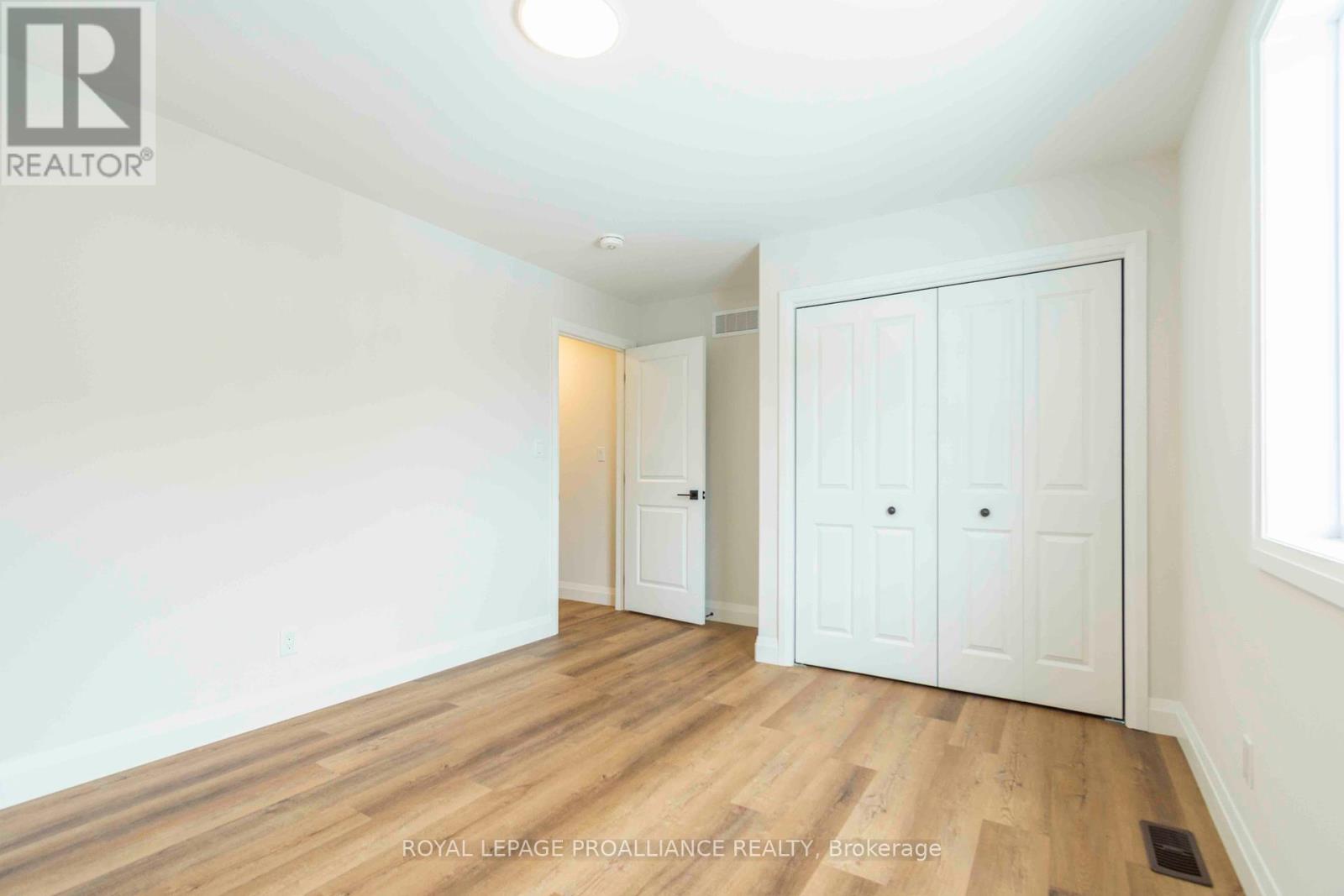 70 Stirling Crescent, Prince Edward County (Picton Ward), Ontario  K0K 2T0 - Photo 13 - X12326022