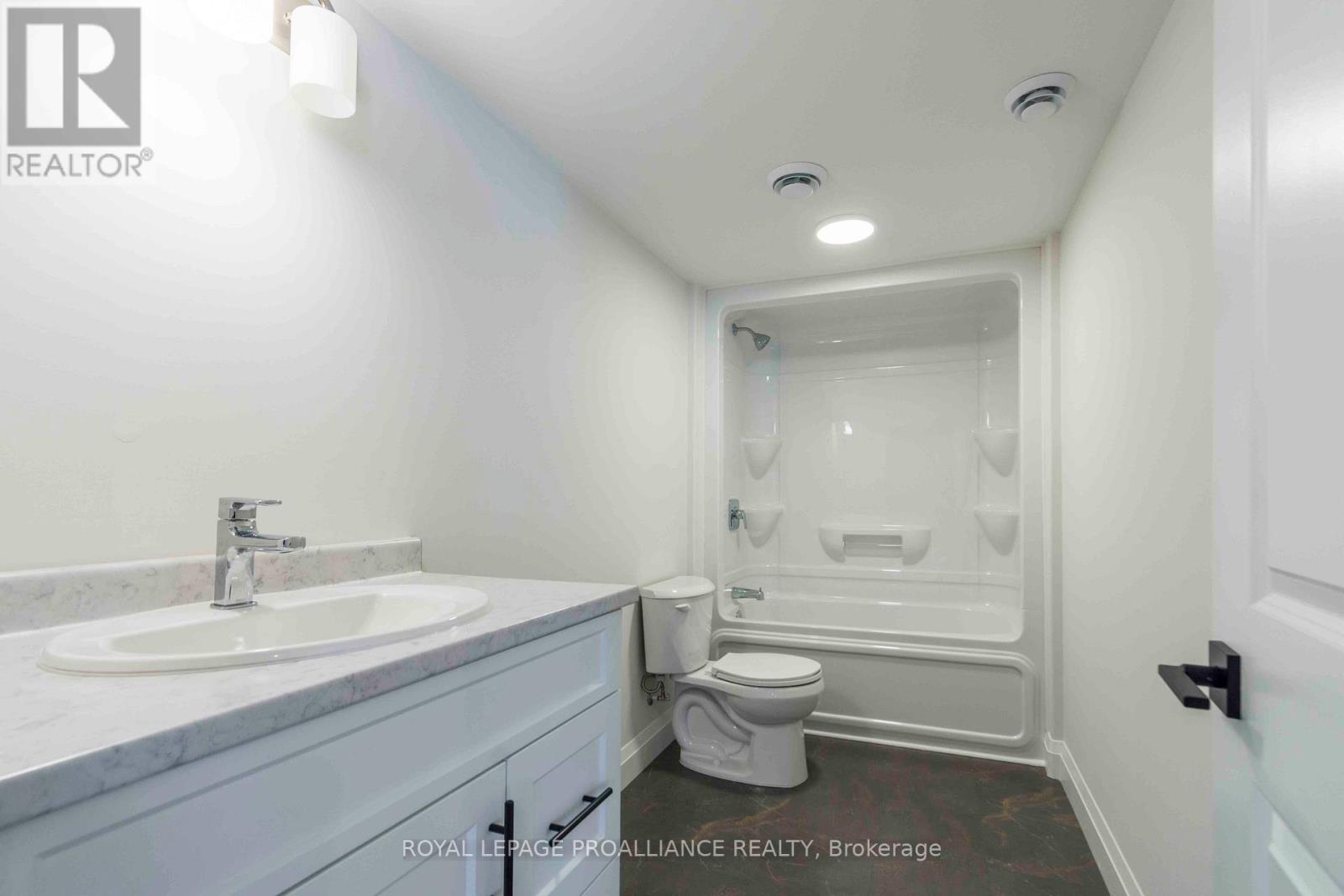 70 Stirling Crescent, Prince Edward County (Picton Ward), Ontario  K0K 2T0 - Photo 20 - X12326022