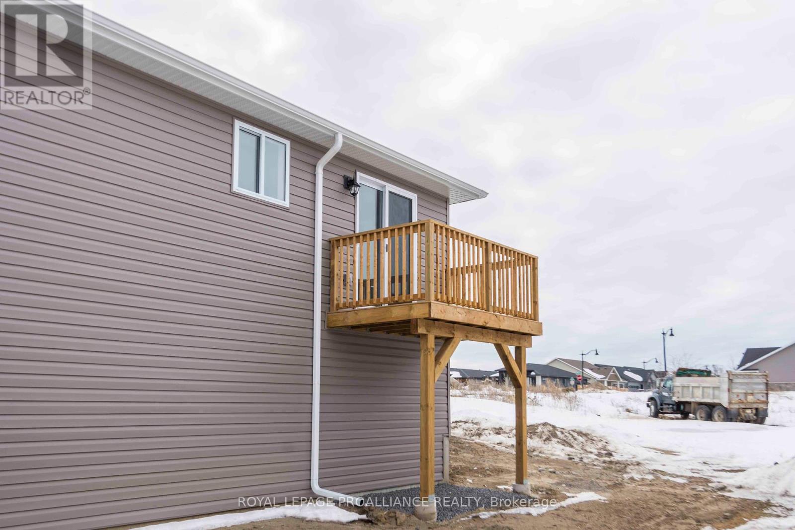 70 Stirling Crescent, Prince Edward County (Picton Ward), Ontario  K0K 2T0 - Photo 25 - X12326022