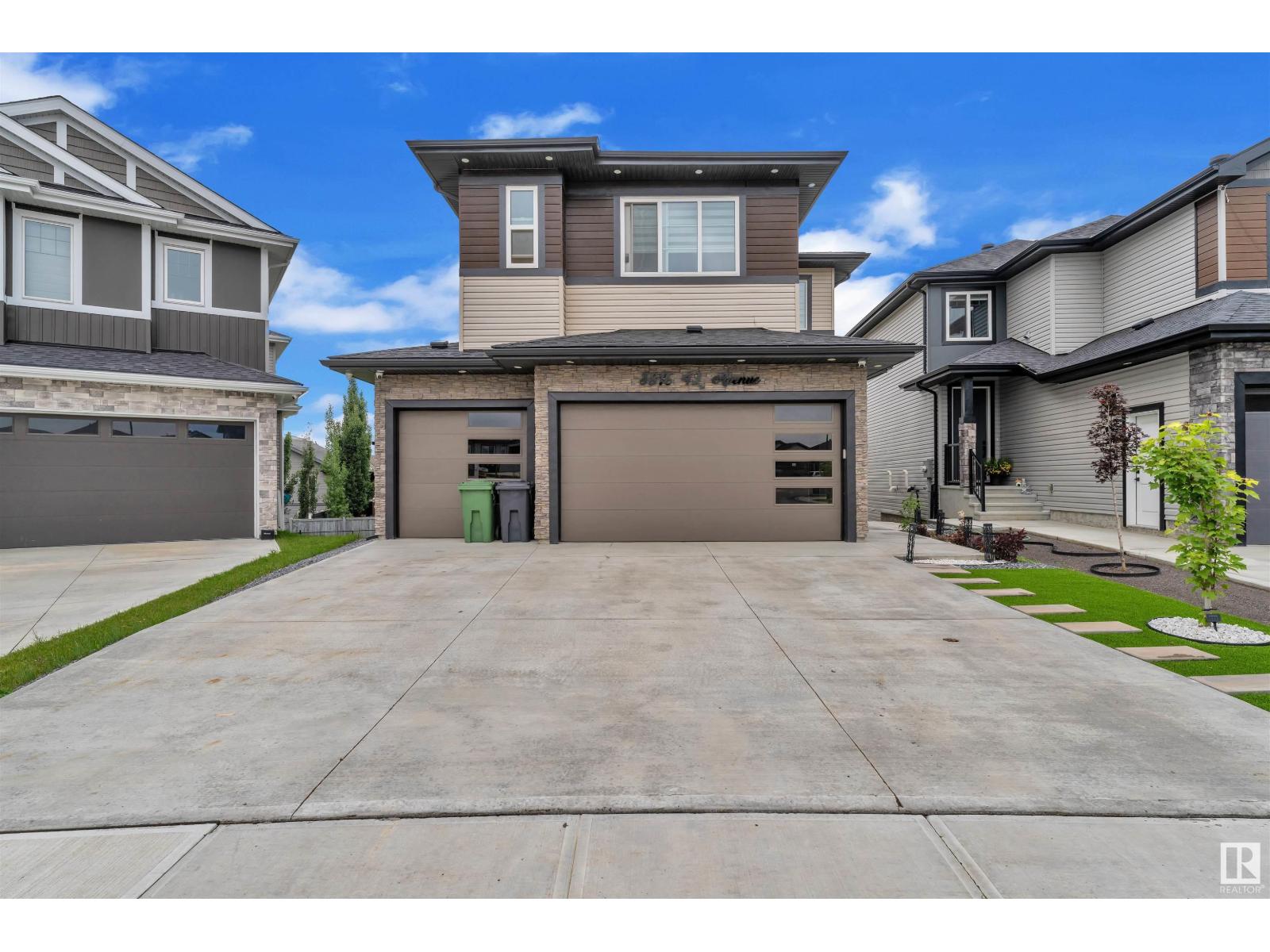 Property at 3816 42 AV image 1