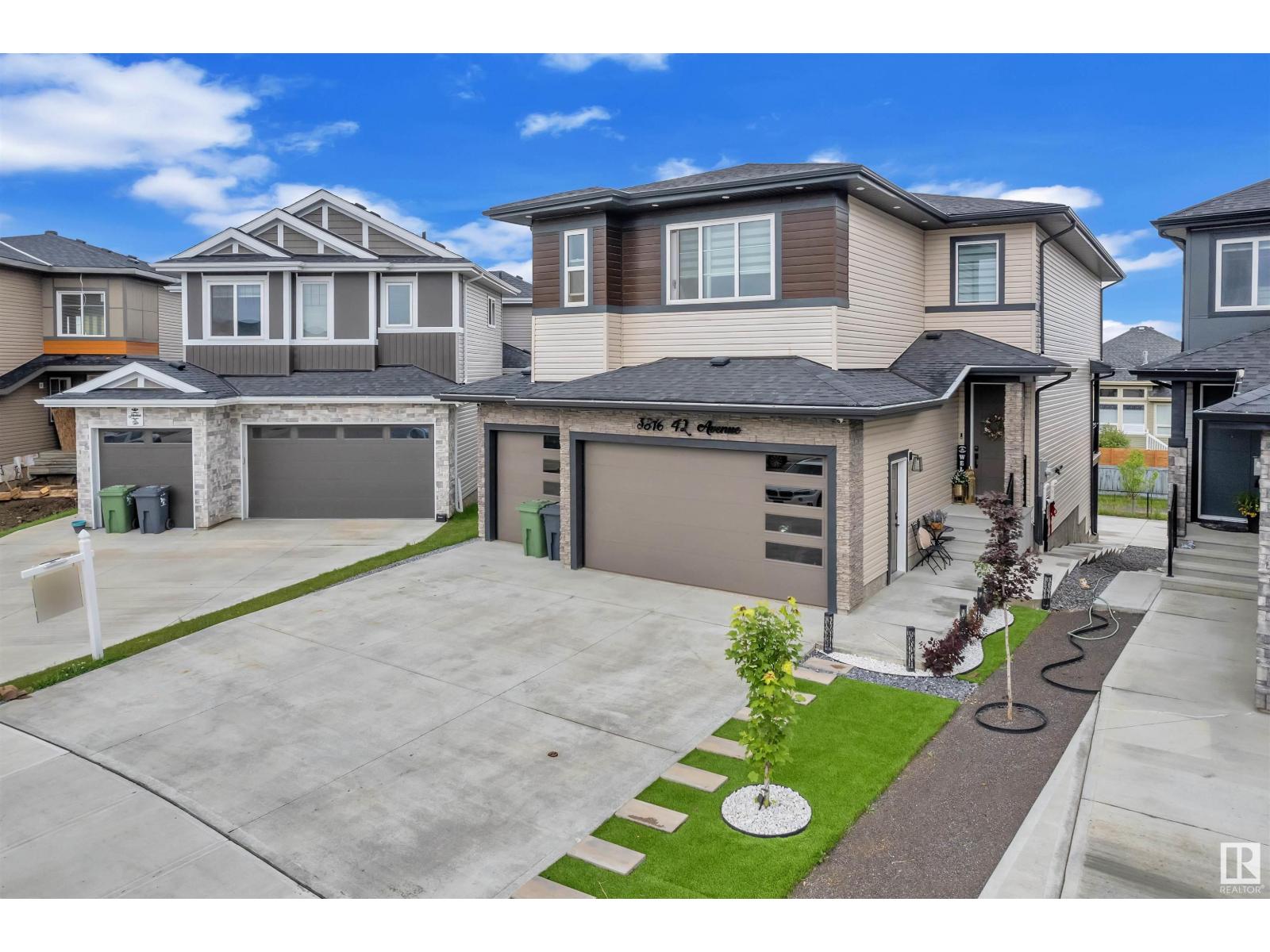 Property at 3816 42 AV image 4