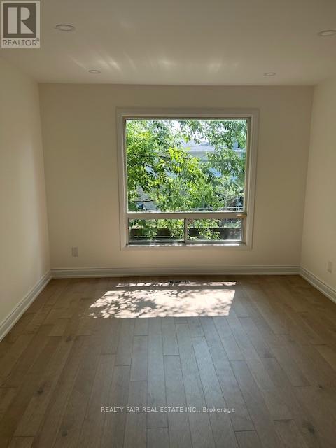 Property at 7 WHITEHORN CRESCENT image 5