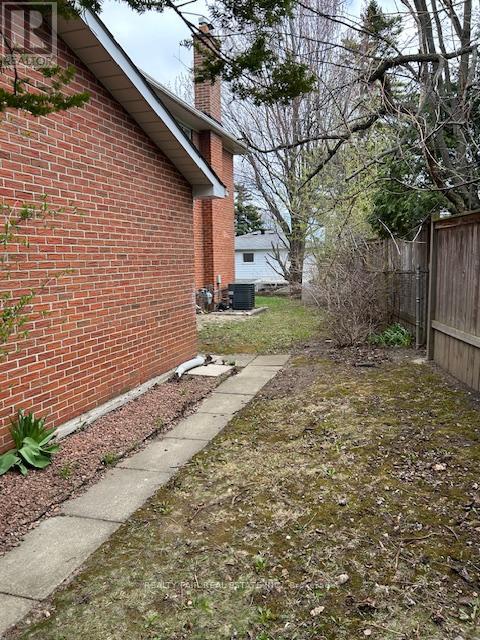 Property at 7 WHITEHORN CRESCENT image 3