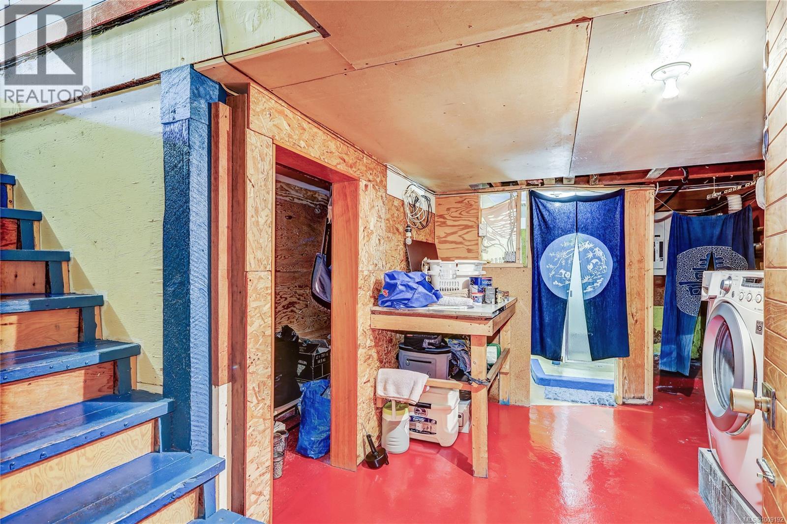 Property at 660 Third St image 3