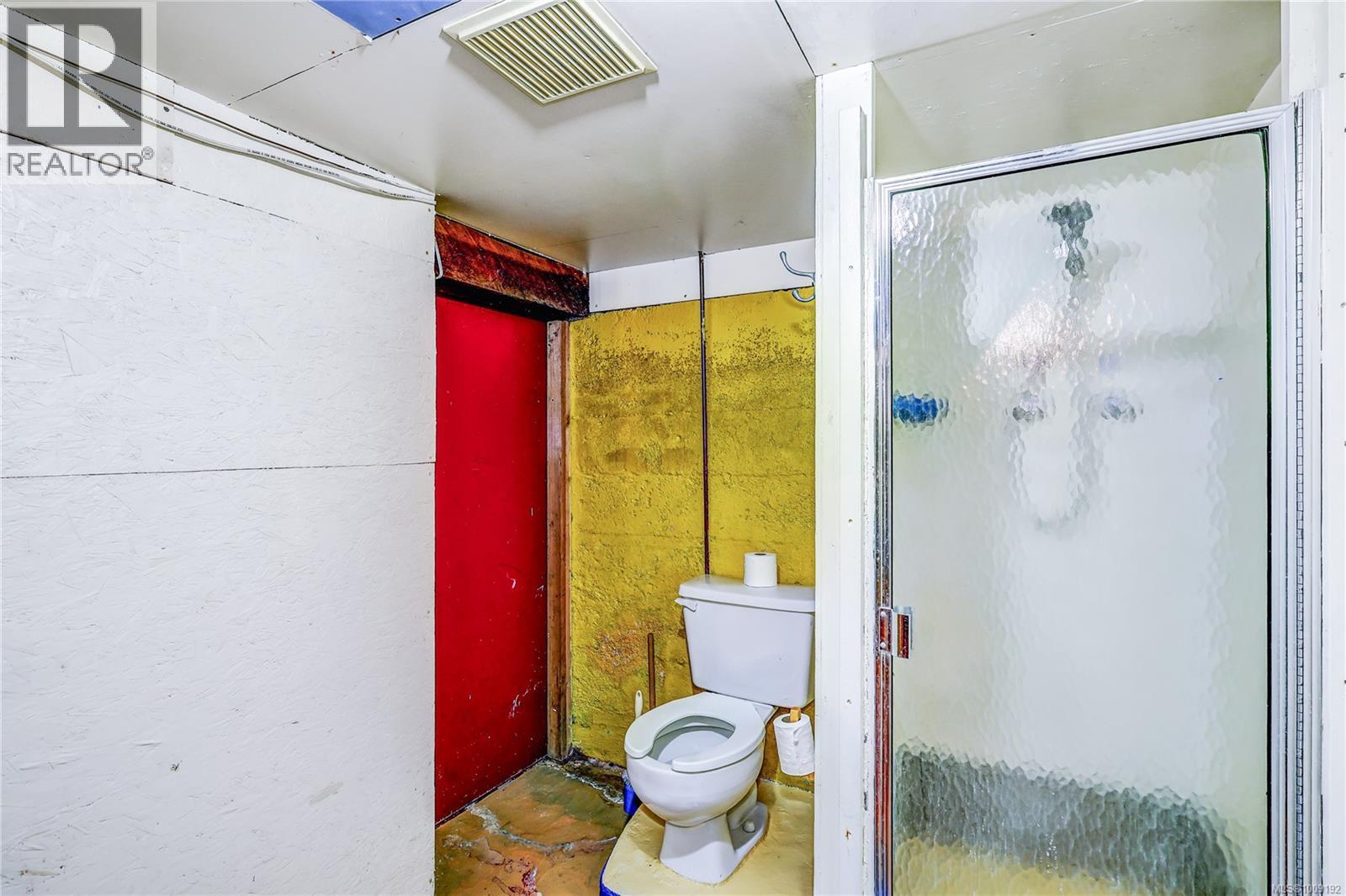 Property at 660 Third St image 5