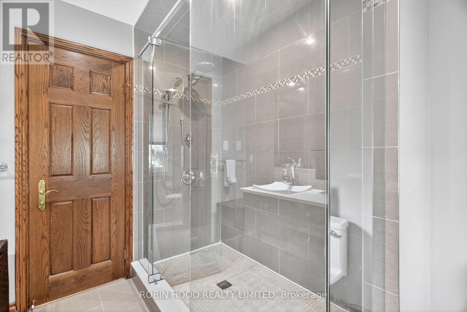 2460 Hammond Road, Mississauga, Ontario  L5K 1T2 - Photo 25 - W12326045