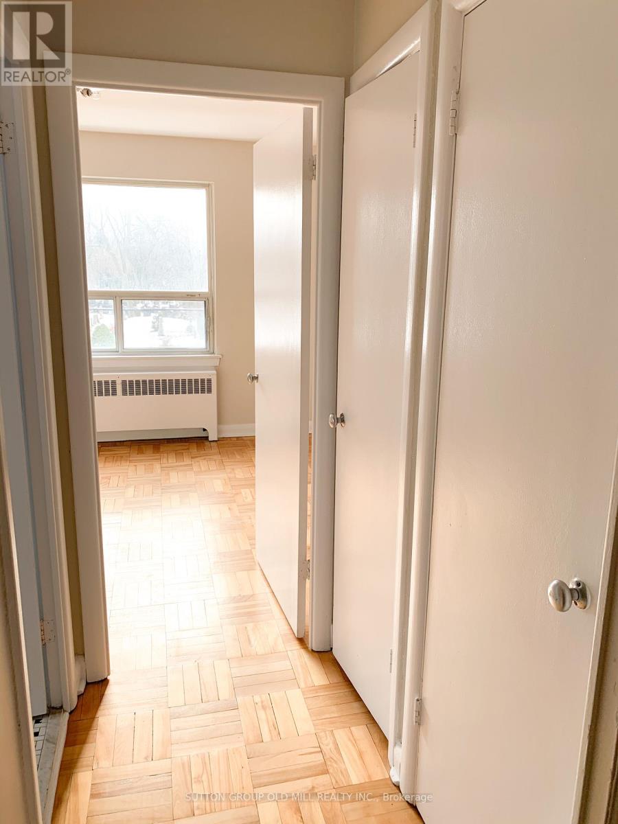 7 - 2846 Bloor Street W, Toronto, Ontario  M8X 1A9 - Photo 7 - W12326054