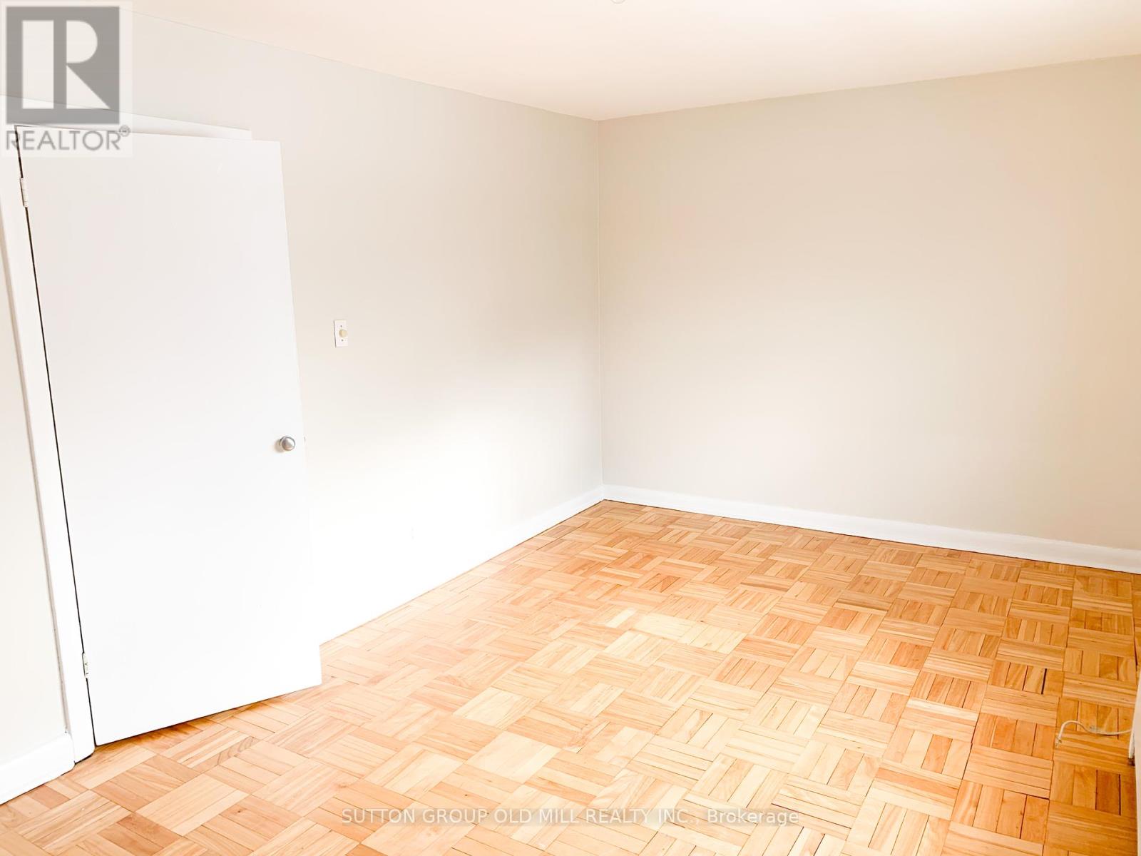 7 - 2846 Bloor Street W, Toronto, Ontario  M8X 1A9 - Photo 9 - W12326054