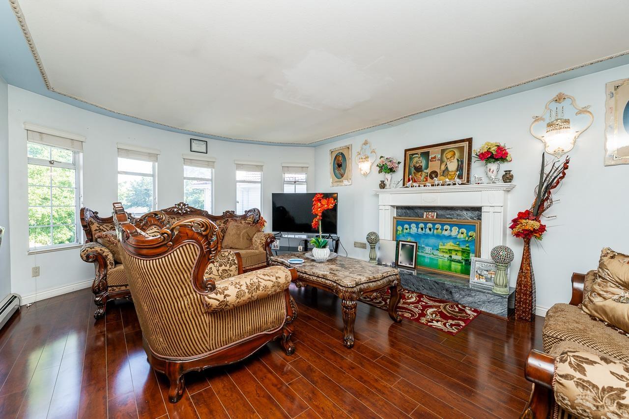 8879 141b Street, Surrey, British Columbia  V3V 7W5 - Photo 6 - R3033521