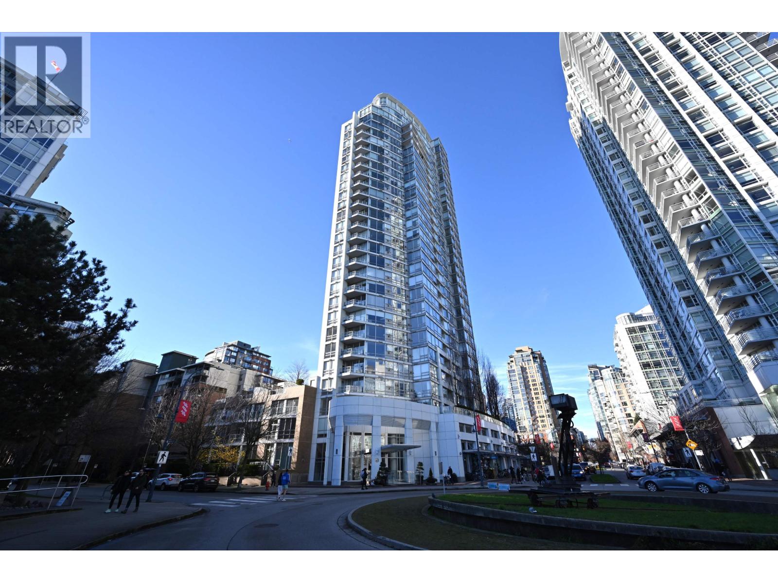 2002 1201 Marinaside Crescent, Vancouver, British Columbia  V6Z 2V2 - Photo 1 - R3018888