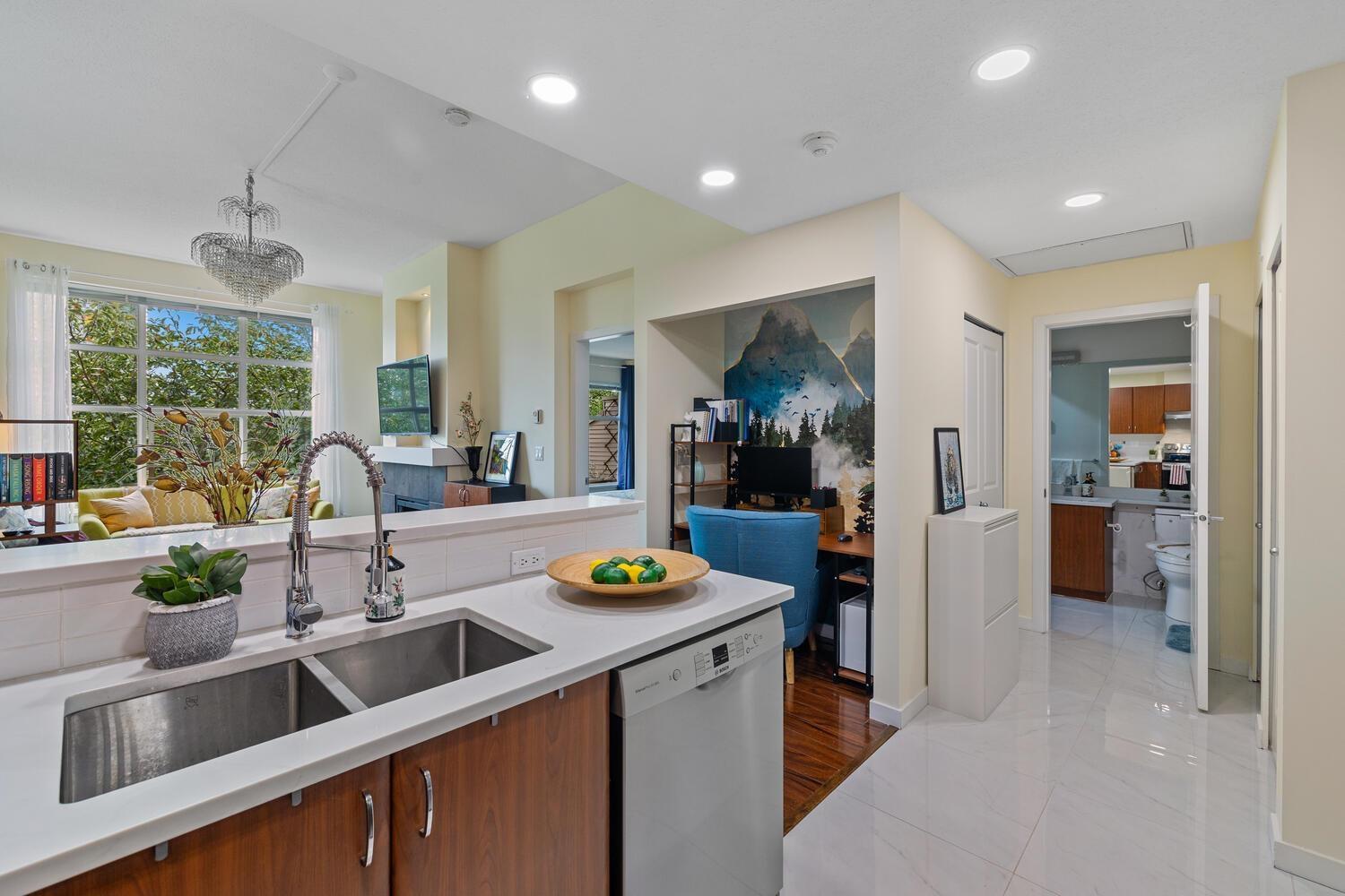 309 14885 105 Avenue, Surrey, British Columbia  V3R 2V6 - Photo 4 - R3033931