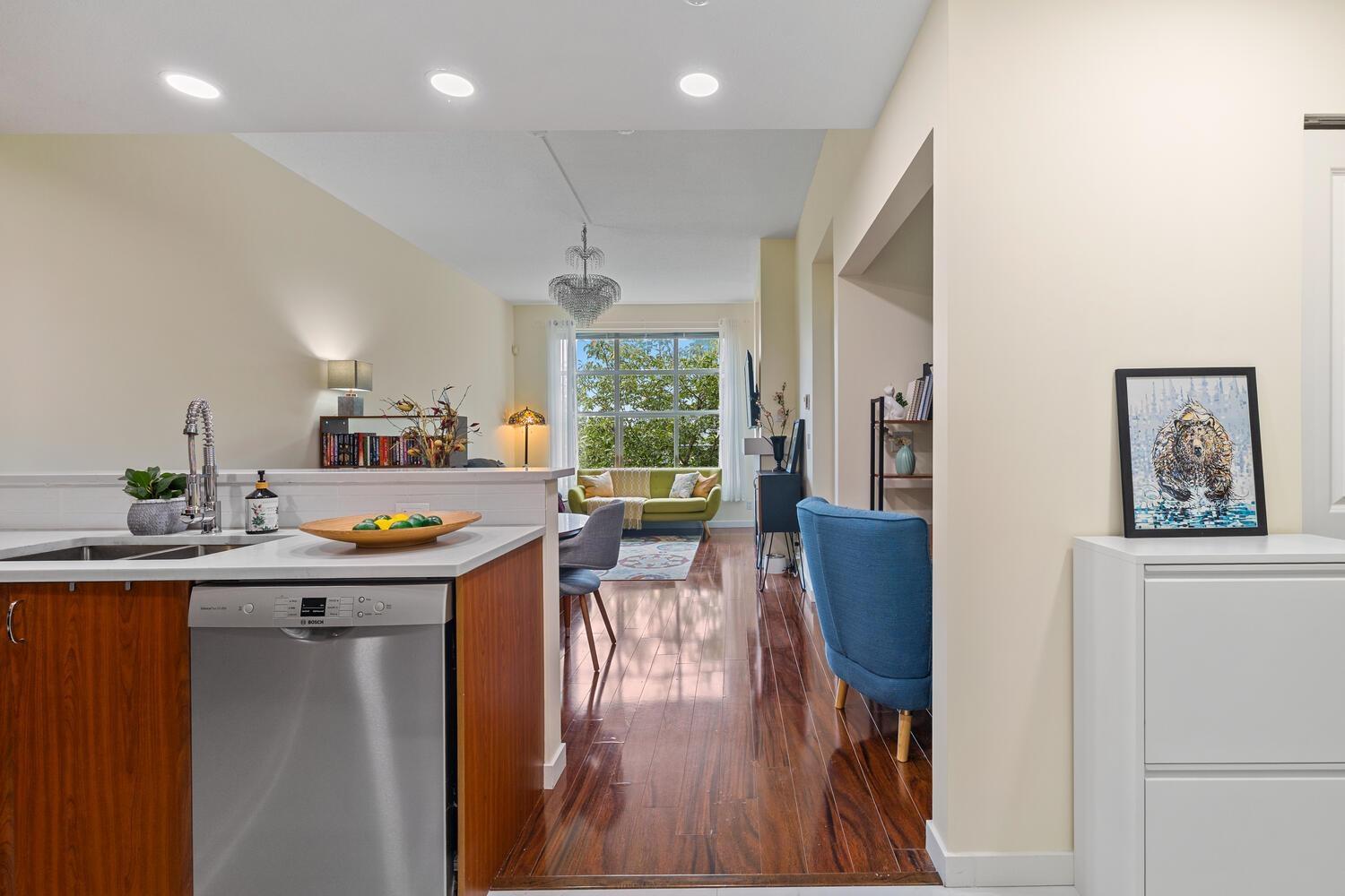 309 14885 105 Avenue, Surrey, British Columbia  V3R 2V6 - Photo 5 - R3033931