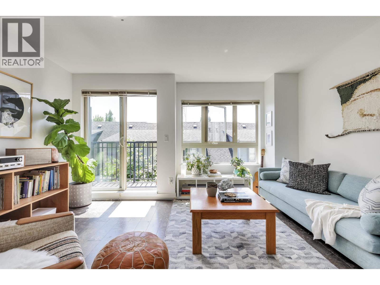 Property at 23 4055 PENDER STREET image 3