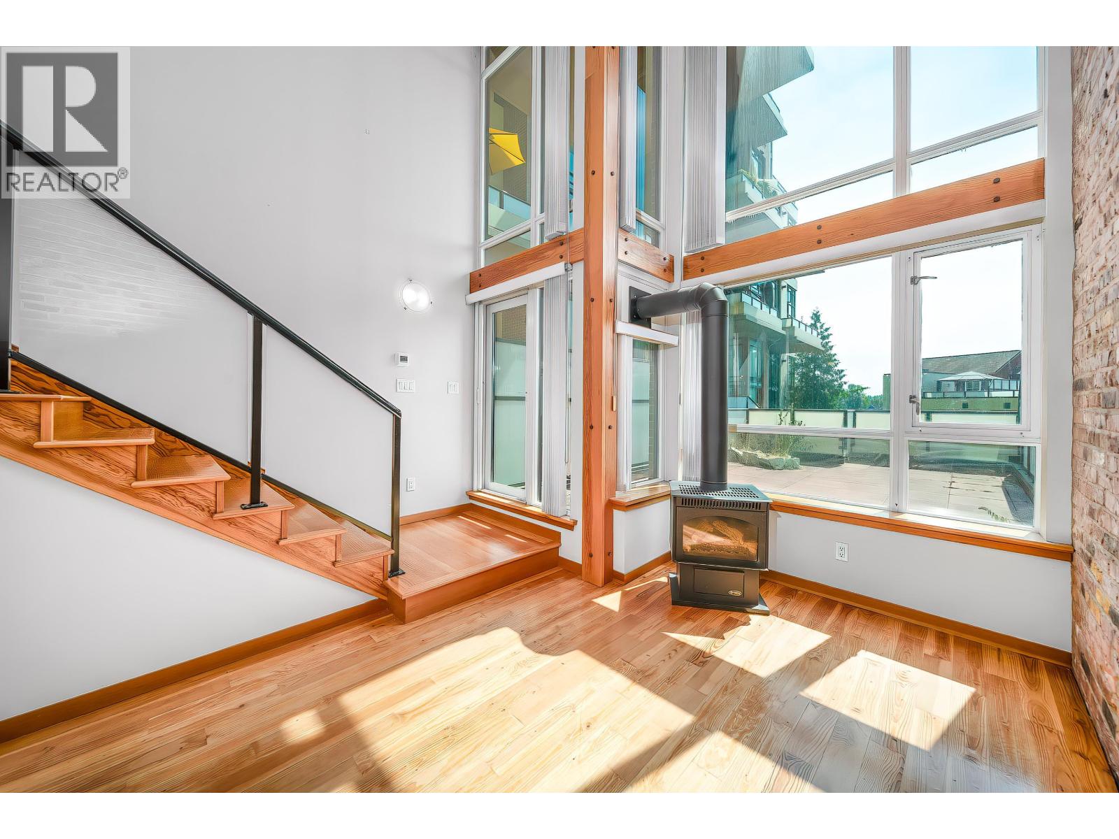 214 10 Renaissance Square, New Westminster, British Columbia  V3M 7B1 - Photo 12 - R3033857