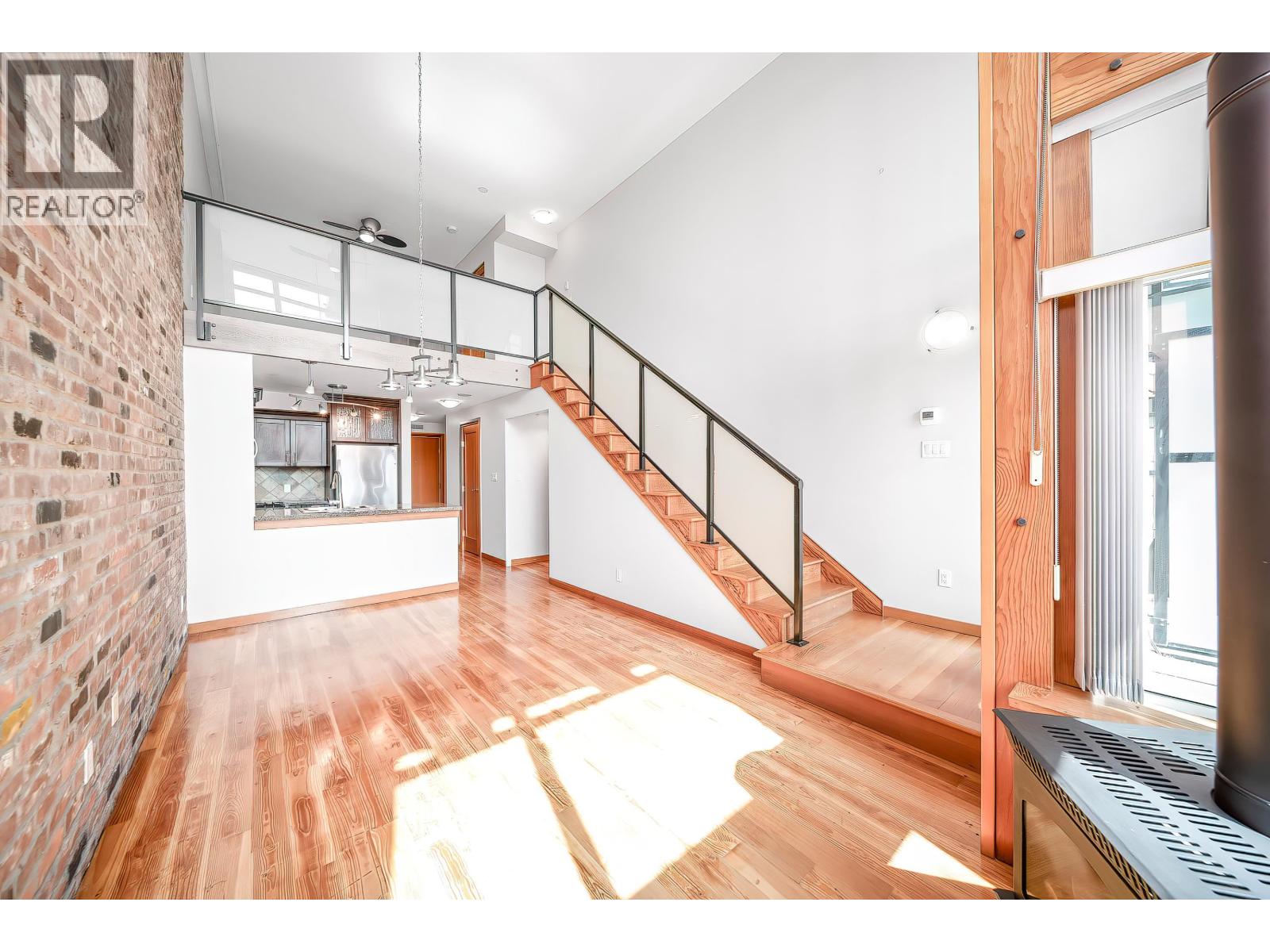 214 10 Renaissance Square, New Westminster, British Columbia  V3M 7B1 - Photo 15 - R3033857