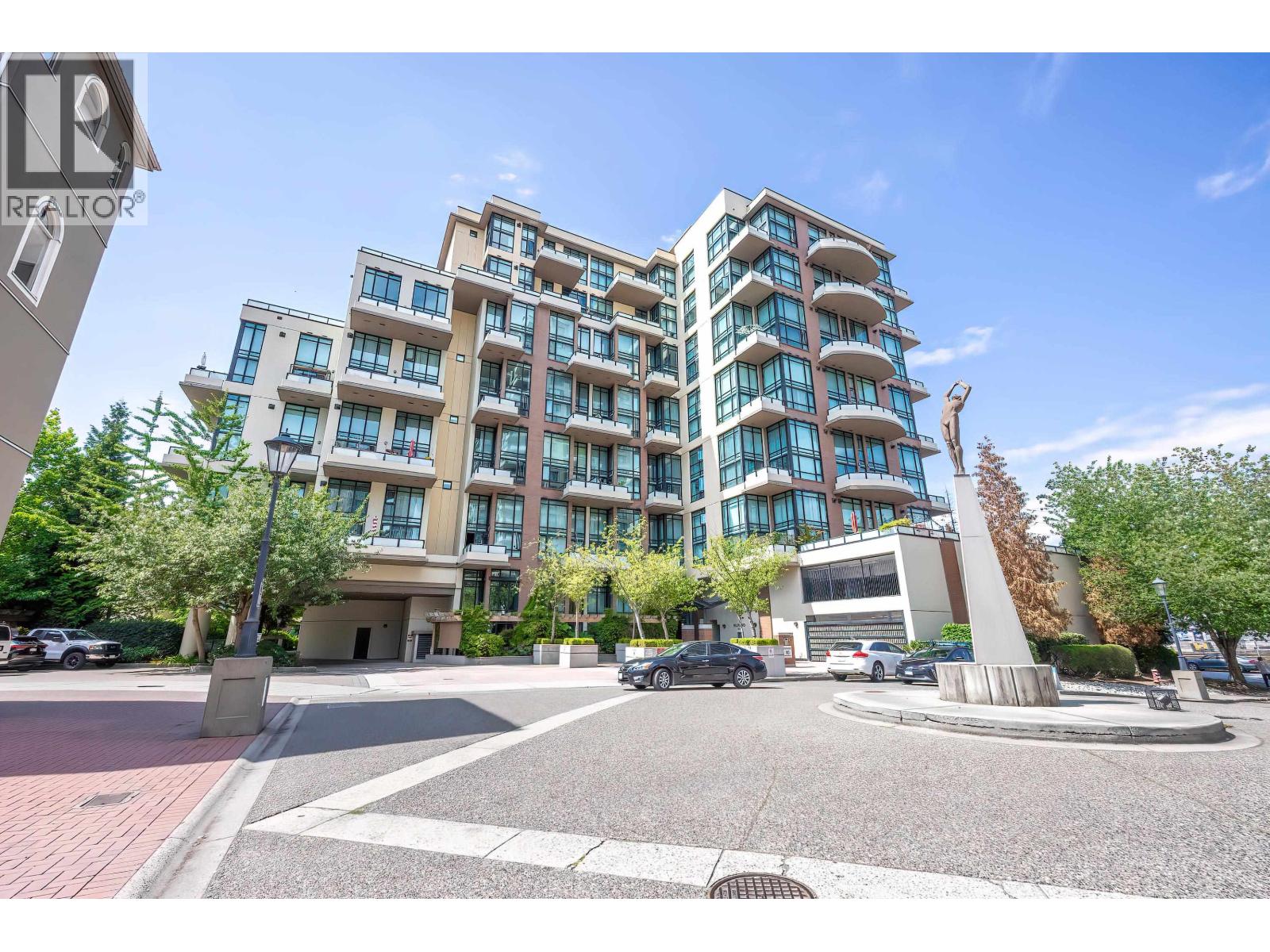 214 10 Renaissance Square, New Westminster, British Columbia  V3M 7B1 - Photo 2 - R3033857