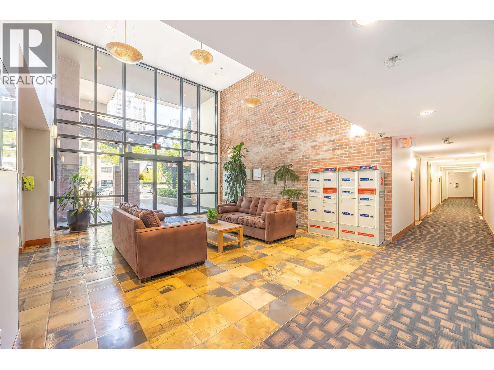 214 10 Renaissance Square, New Westminster, British Columbia  V3M 7B1 - Photo 3 - R3033857