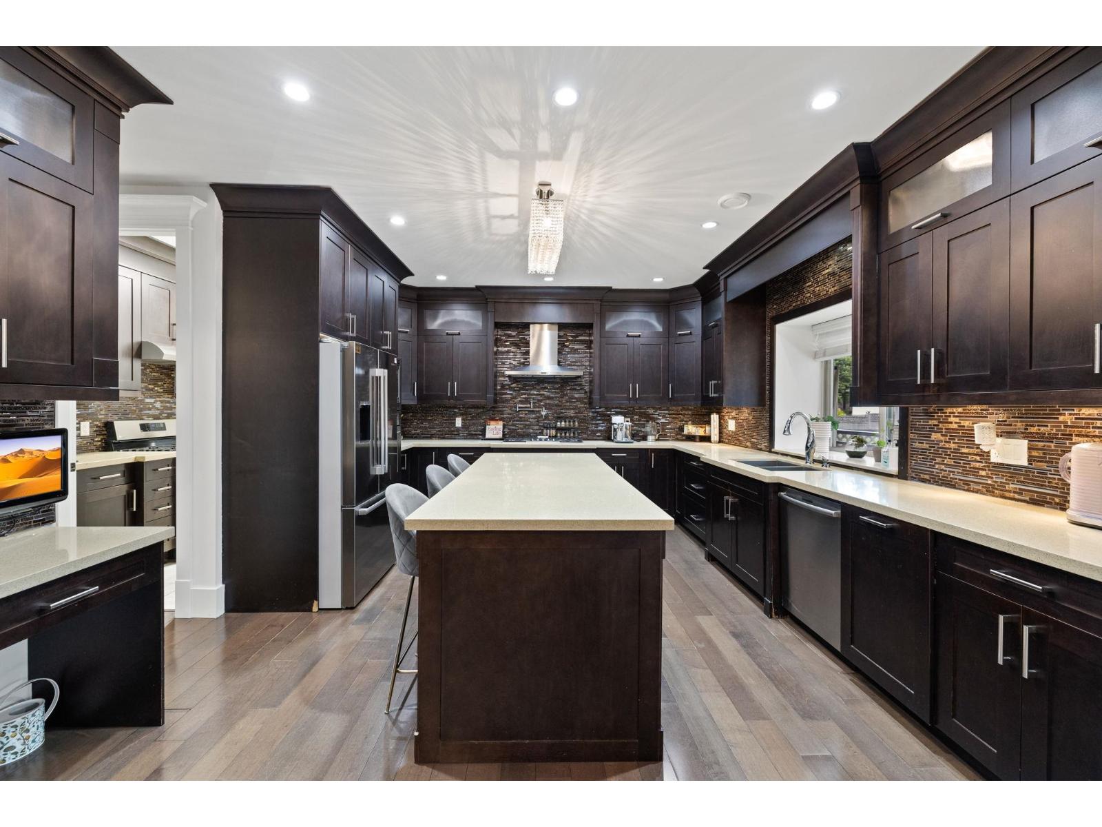 Property at 16450 87A AVENUE image 3