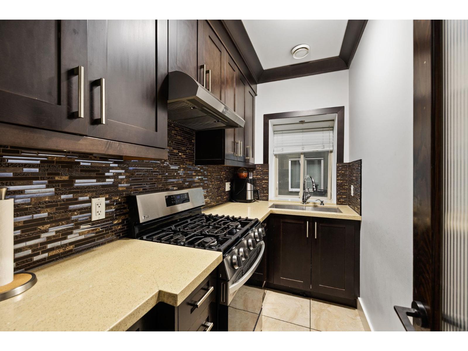 Property at 16450 87A AVENUE image 4