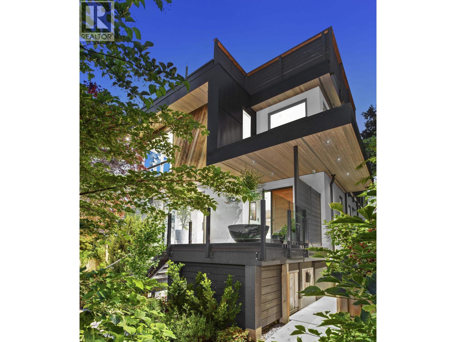 Property at 452 E 4TH STREET image 1