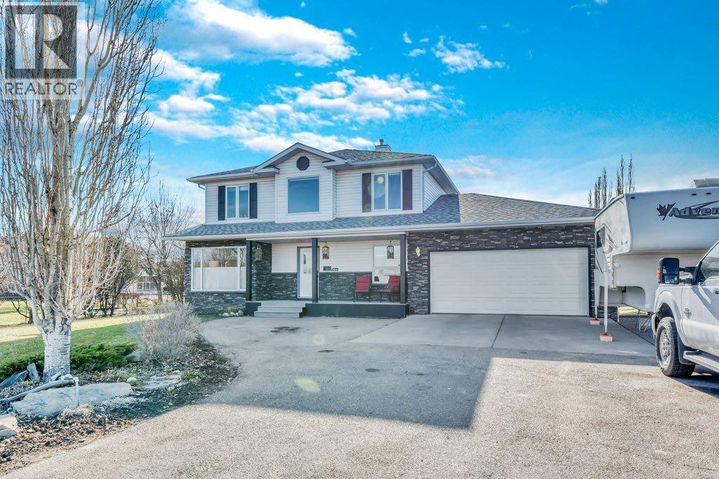 Property at 701 East Lakeview Road image 2